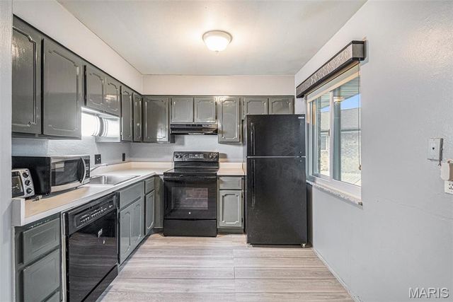 11951 Tesson Ferry Road D, St Louis, MO 63128