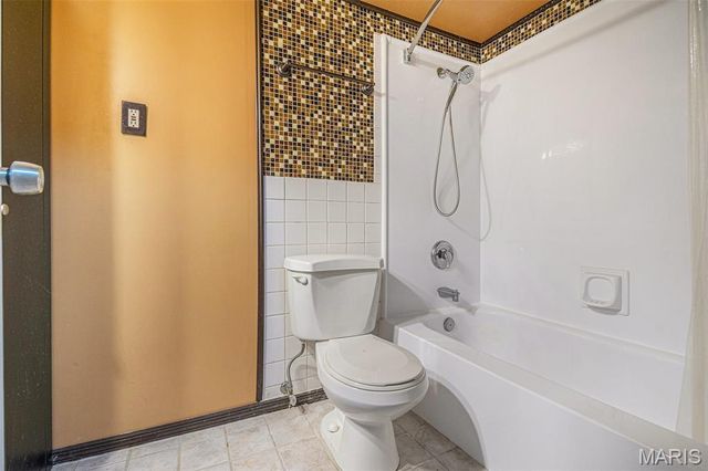 11951 Tesson Ferry Road D, St Louis, MO 63128