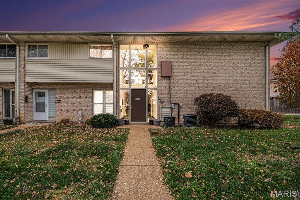 11951 Tesson Ferry Road D, St Louis, MO 63128