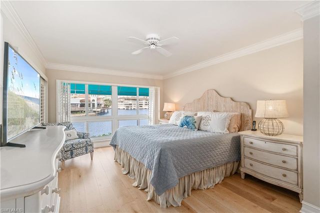 205 Park Shore Dr Apt 413, Naples, FL 34103