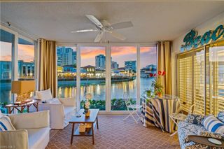 205 Park Shore Dr Apt 413, Naples, FL 34103