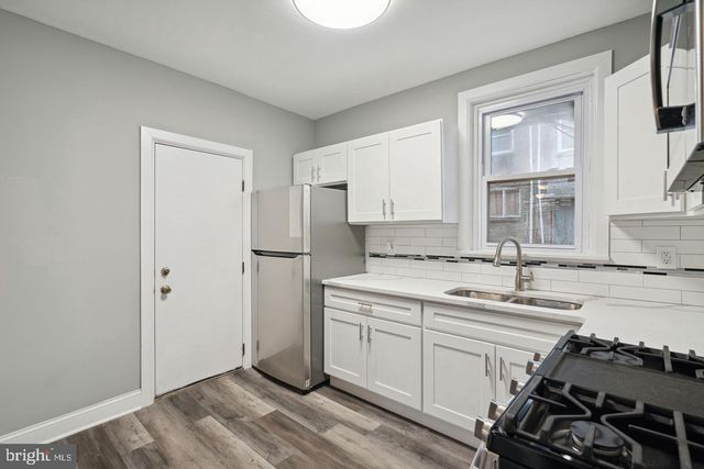 5426 WINDSOR AVENUE, Philadelphia, PA 19143