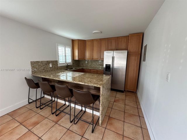 211 W 33rd St 2, Hialeah, FL 33012