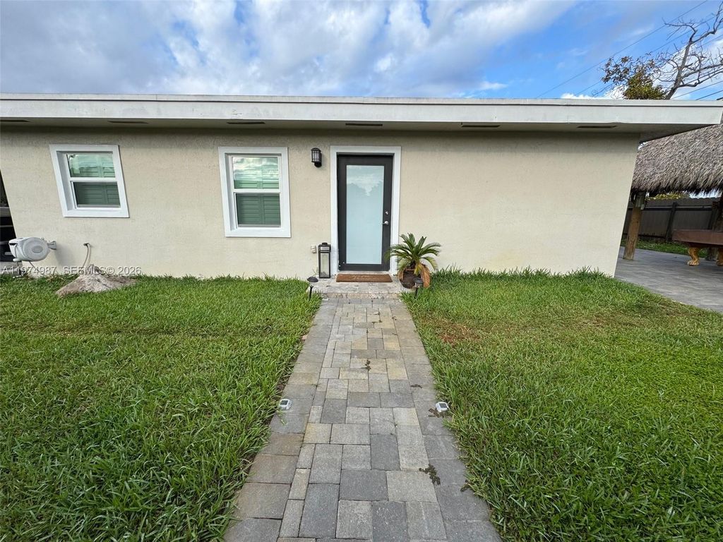 211 W 33rd St 2, Hialeah, FL 33012