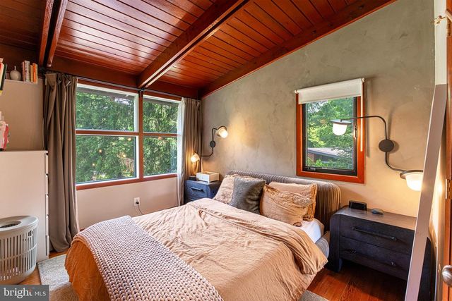 7703 POPLAR TREE LN, Falls Church, VA 22042