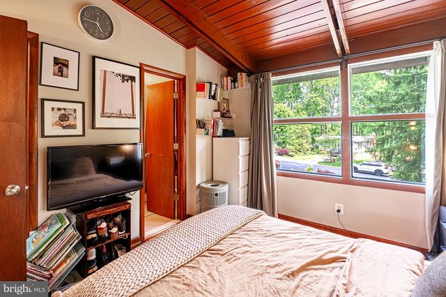 7703 POPLAR TREE LN, Falls Church, VA 22042