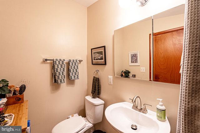 7703 POPLAR TREE LN, Falls Church, VA 22042