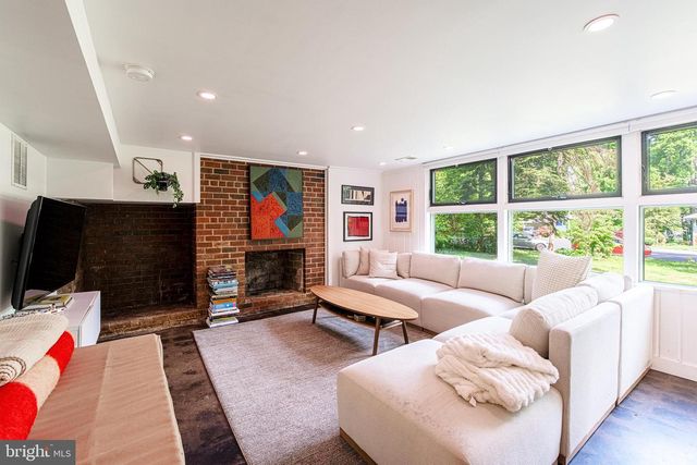 7703 POPLAR TREE LN, Falls Church, VA 22042