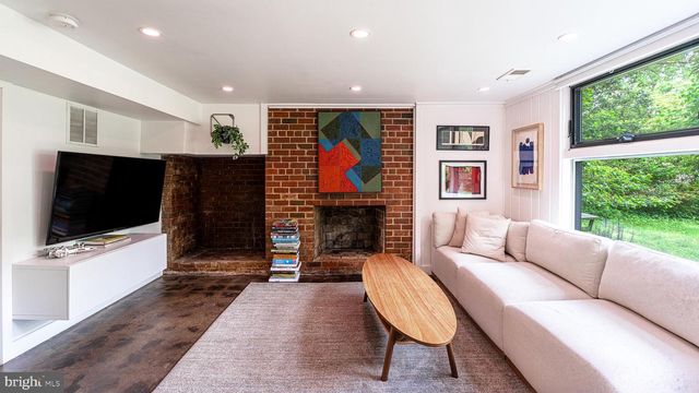 7703 POPLAR TREE LN, Falls Church, VA 22042