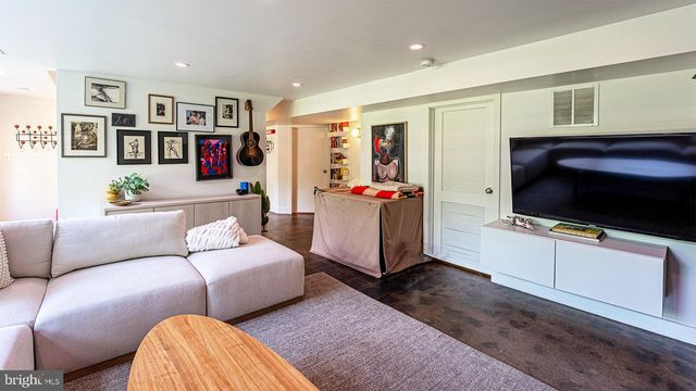 7703 POPLAR TREE LN, Falls Church, VA 22042