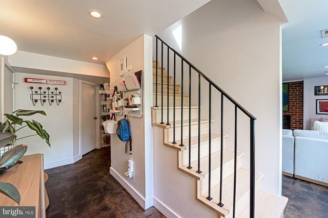 7703 POPLAR TREE LN, Falls Church, VA 22042