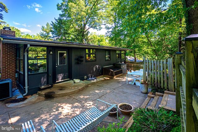7703 POPLAR TREE LN, Falls Church, VA 22042