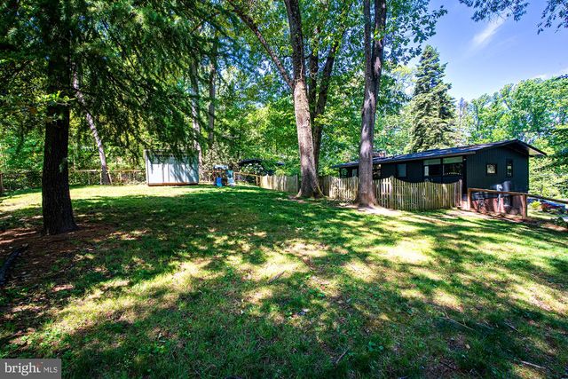 7703 POPLAR TREE LN, Falls Church, VA 22042