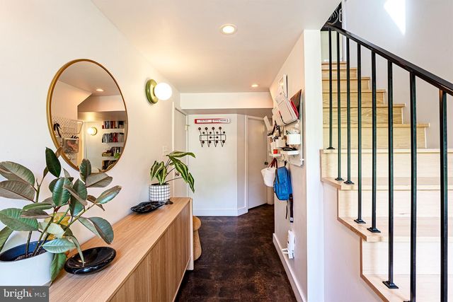 7703 POPLAR TREE LN, Falls Church, VA 22042