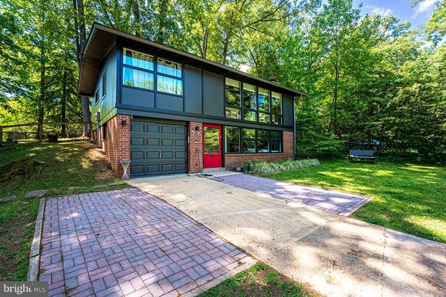 7703 POPLAR TREE LN, Falls Church, VA 22042