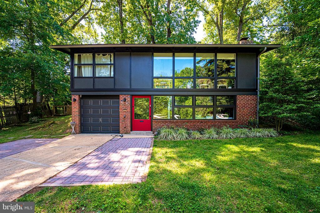 7703 POPLAR TREE LN, Falls Church, VA 22042