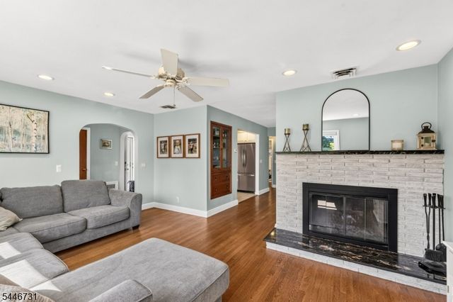 5 Gaston Ave, Raritan Boro, NJ 08869