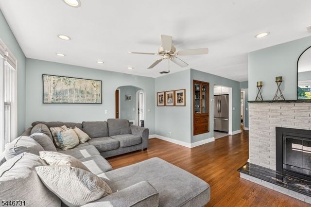 5 Gaston Ave, Raritan Boro, NJ 08869