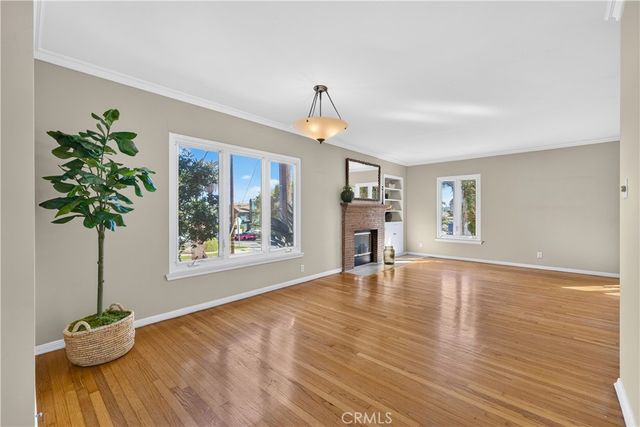 345 Park Avenue, Long Beach, CA 90814