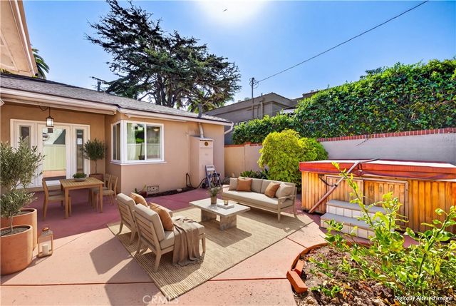 345 Park Avenue, Long Beach, CA 90814