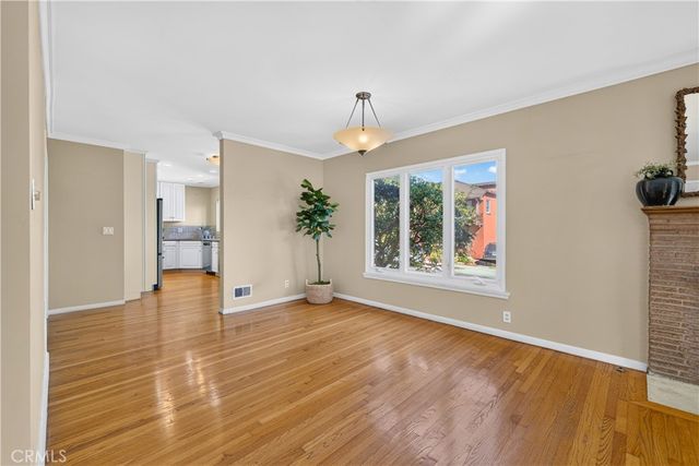 345 Park Avenue, Long Beach, CA 90814
