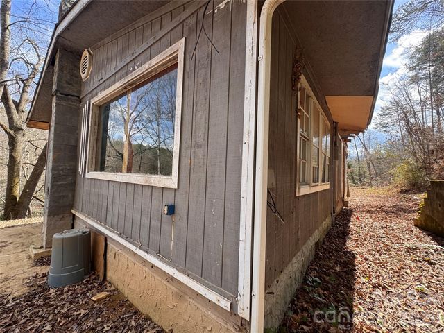 90 Scenic Hill Drive, Bryson City, NC 28713