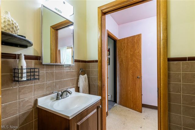 8060 Sigle Lane, Poland, OH 44514