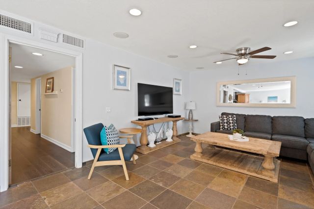647 Loring St, San Diego, CA 92109