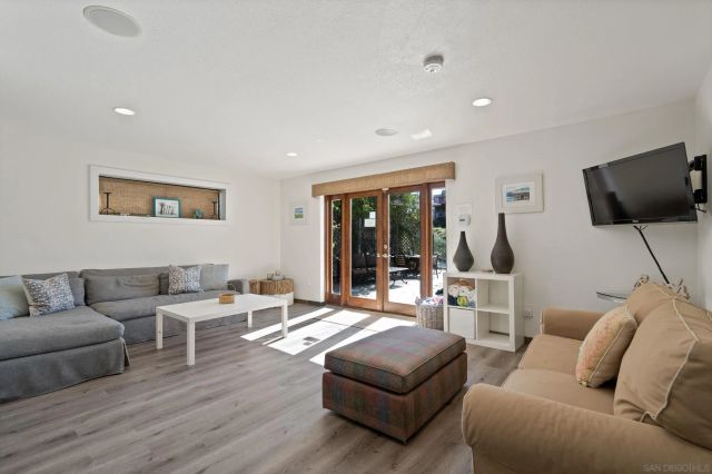 647 Loring St, San Diego, CA 92109