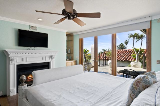 647 Loring St, San Diego, CA 92109
