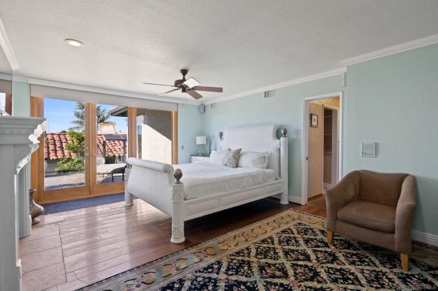 647 Loring St, San Diego, CA 92109