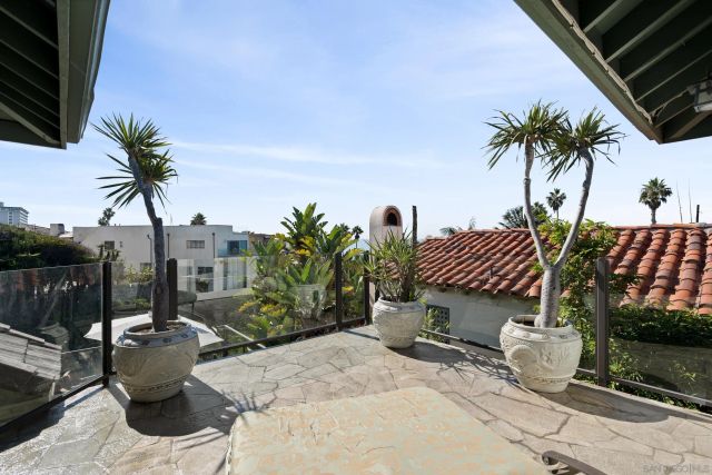 647 Loring St, San Diego, CA 92109