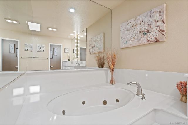 647 Loring St, San Diego, CA 92109