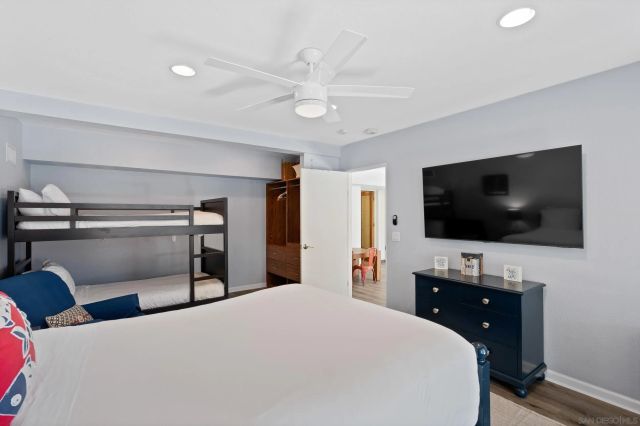 647 Loring St, San Diego, CA 92109
