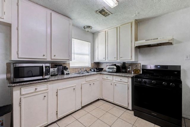 1607 Beusch Drive, Pasadena, TX 77502