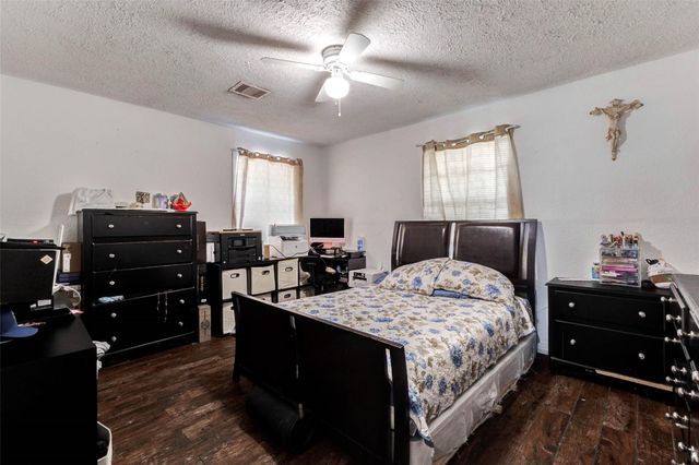 1607 Beusch Drive, Pasadena, TX 77502