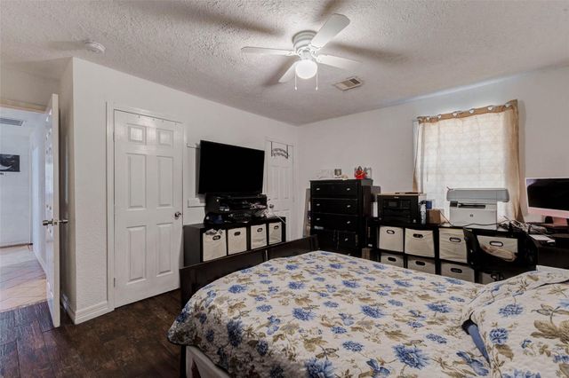 1607 Beusch Drive, Pasadena, TX 77502