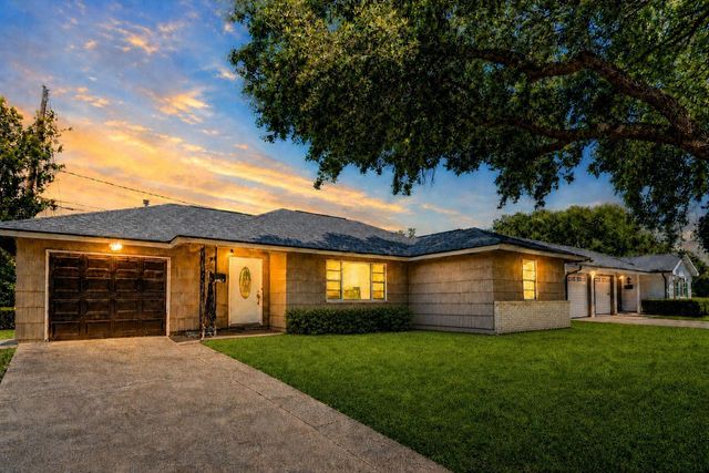 1607 Beusch Drive, Pasadena, TX 77502
