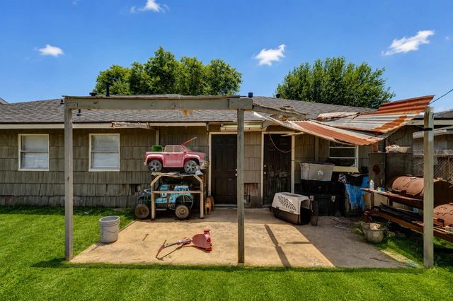 1607 Beusch Drive, Pasadena, TX 77502