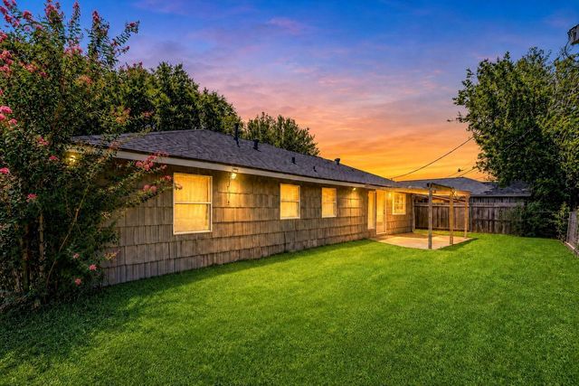 1607 Beusch Drive, Pasadena, TX 77502