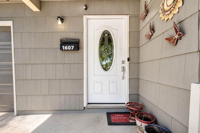1607 Beusch Drive, Pasadena, TX 77502