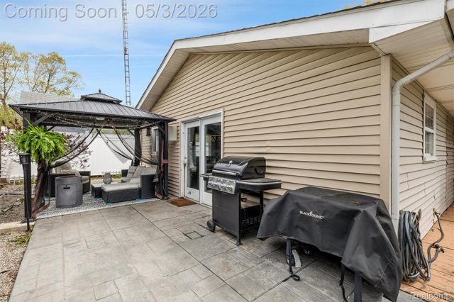 415 Leon Road, Walled Lake, MI 48390
