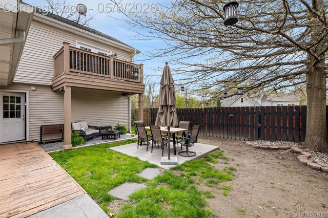 415 Leon Road, Walled Lake, MI 48390