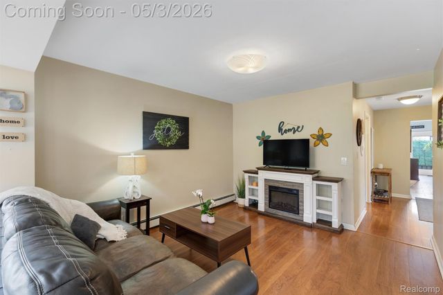 415 Leon Road, Walled Lake, MI 48390