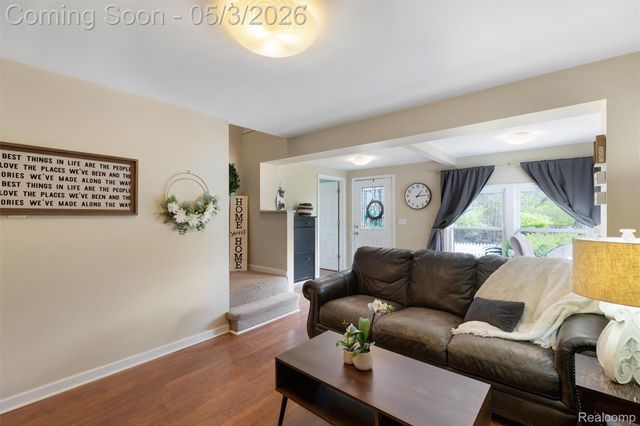 415 Leon Road, Walled Lake, MI 48390