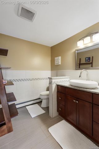 415 Leon Road, Walled Lake, MI 48390