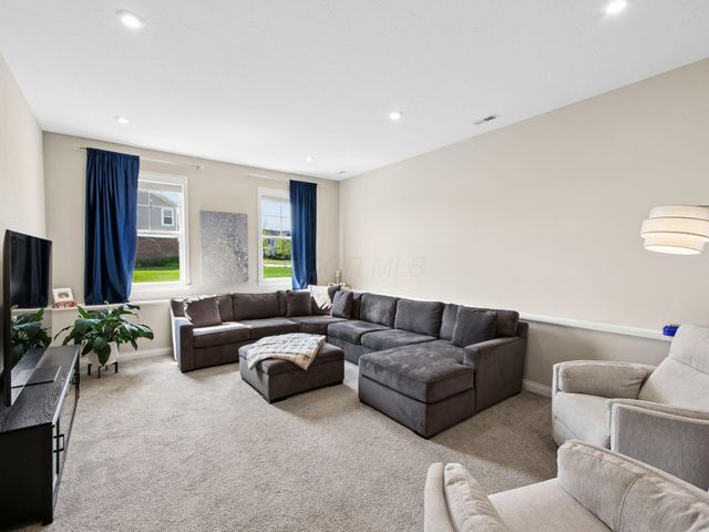 11607 Poppyseed Drive, Plain City, OH 43064