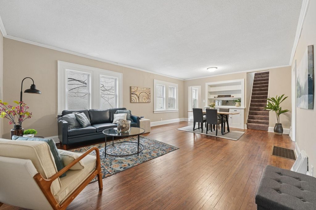 2811 Dupont Avenue N, Minneapolis, MN 55411