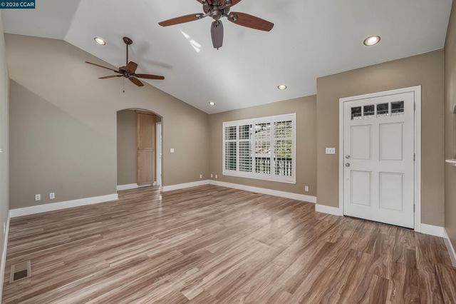 18357 Deer Hill Rd, Hidden Valley Lake, CA 95467