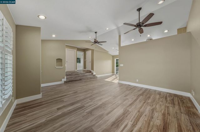 18357 Deer Hill Rd, Hidden Valley Lake, CA 95467